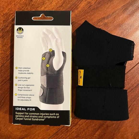3m futuro wrist right compression stabilizing brace - Picture 3 of 7
